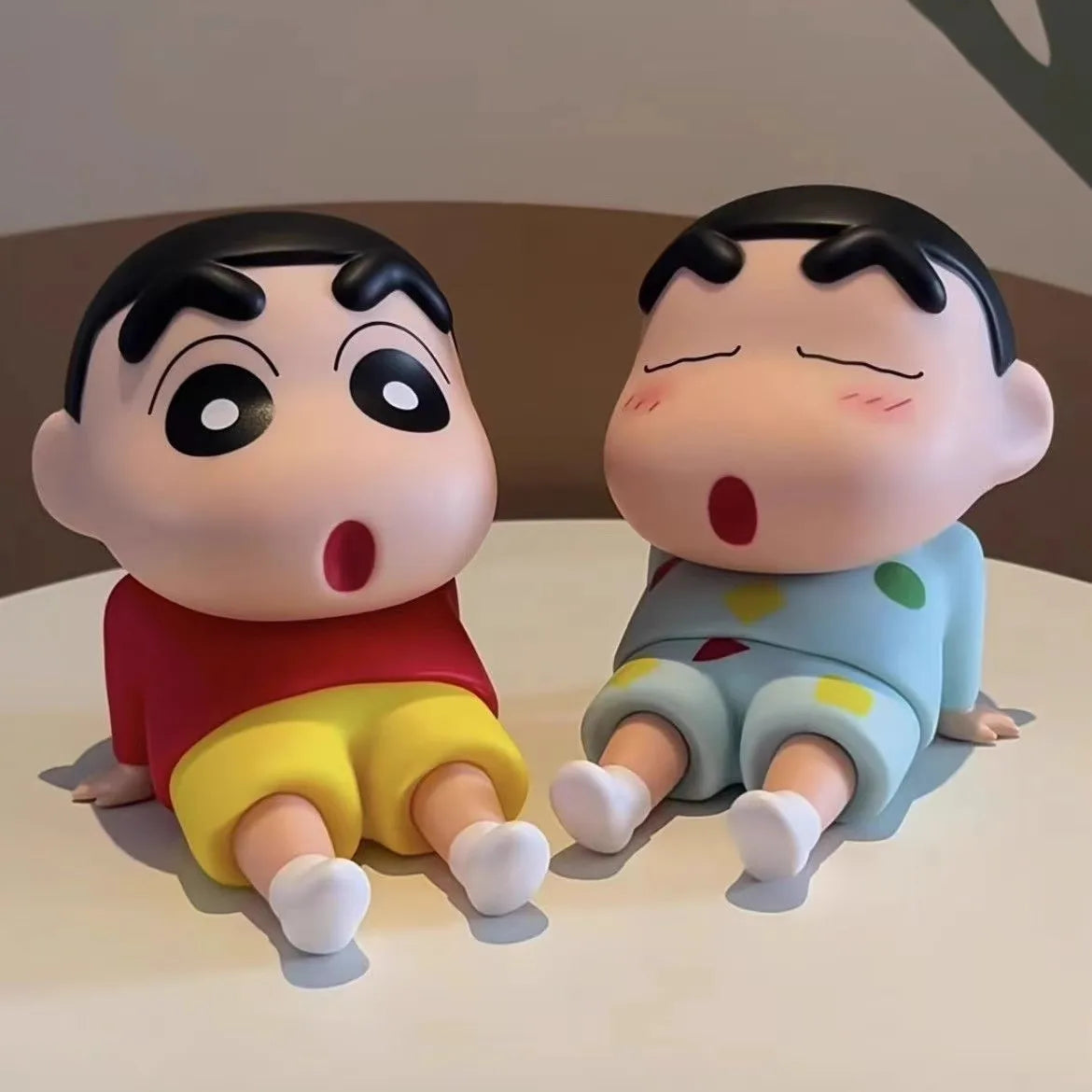 Crayon Shin-Chan Phone Holder Kawaii Anime Desktop Ornaments Watching TV Phone Support Cute Doll Decorations toy Gifts