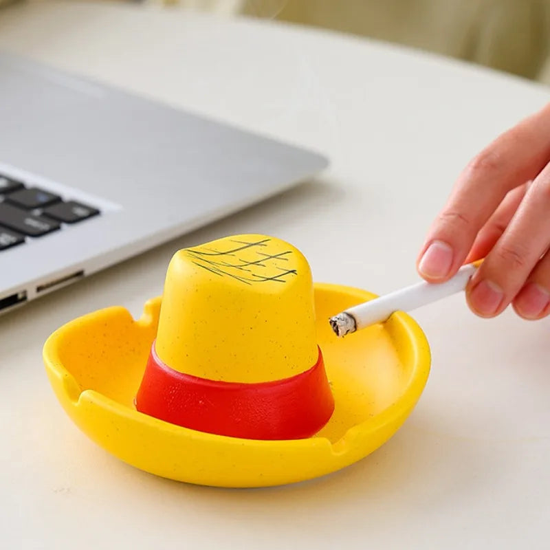 Creative cute One Piece Straw Hat Ceramic Ashtray Office Desktop Home Gaming Ashtray Personalized Gift for Boyfriend Decoratives