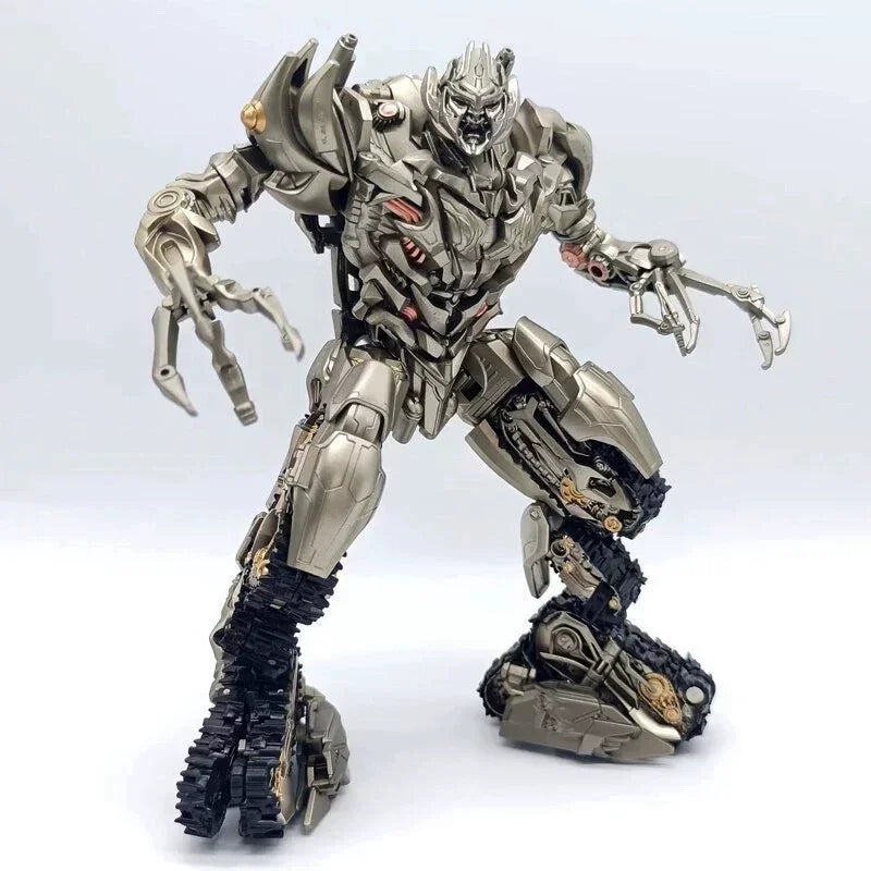 20cm SS13 Decepticons Old Leader Transforming Robot Toy Premium Painted Tank Megatron Action Figure Desktop Ornament Boys Gift