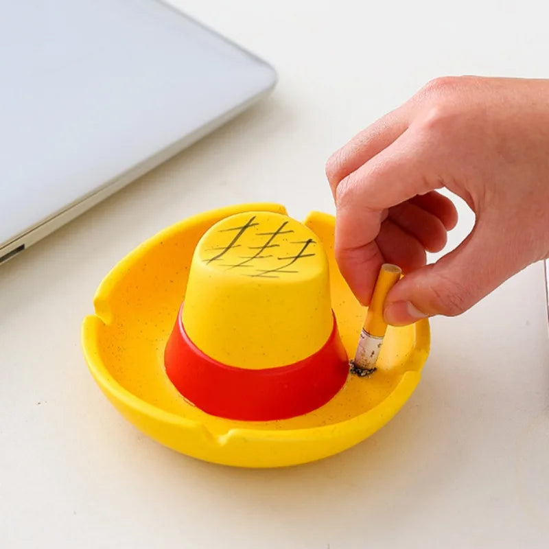Creative cute One Piece Straw Hat Ceramic Ashtray Office Desktop Home Gaming Ashtray Personalized Gift for Boyfriend Decoratives