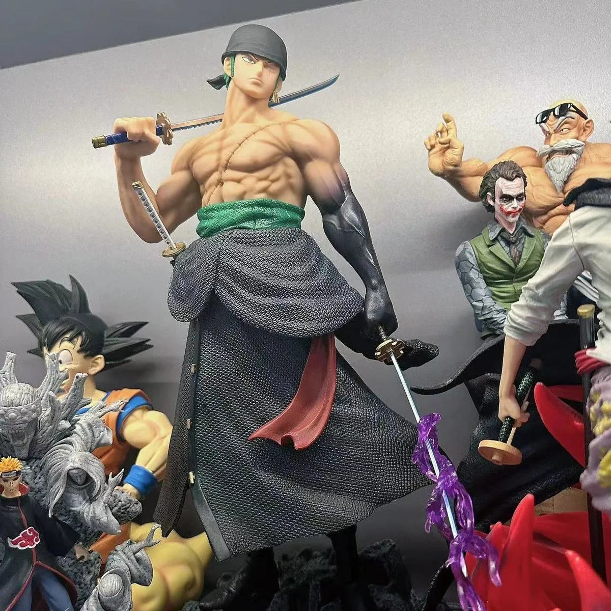 One Piece Anime Large 50cm Five-Headed Eagle Carrying Knife Domineering Zoro Collectible Statue Model Figure Ornament Gifts