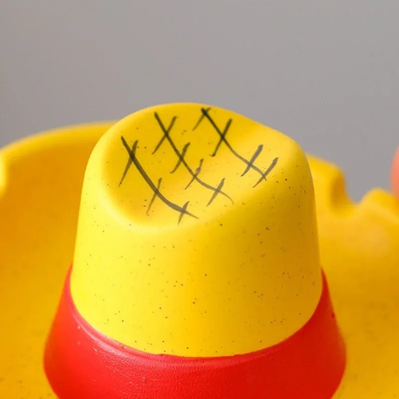 Creative cute One Piece Straw Hat Ceramic Ashtray Office Desktop Home Gaming Ashtray Personalized Gift for Boyfriend Decoratives