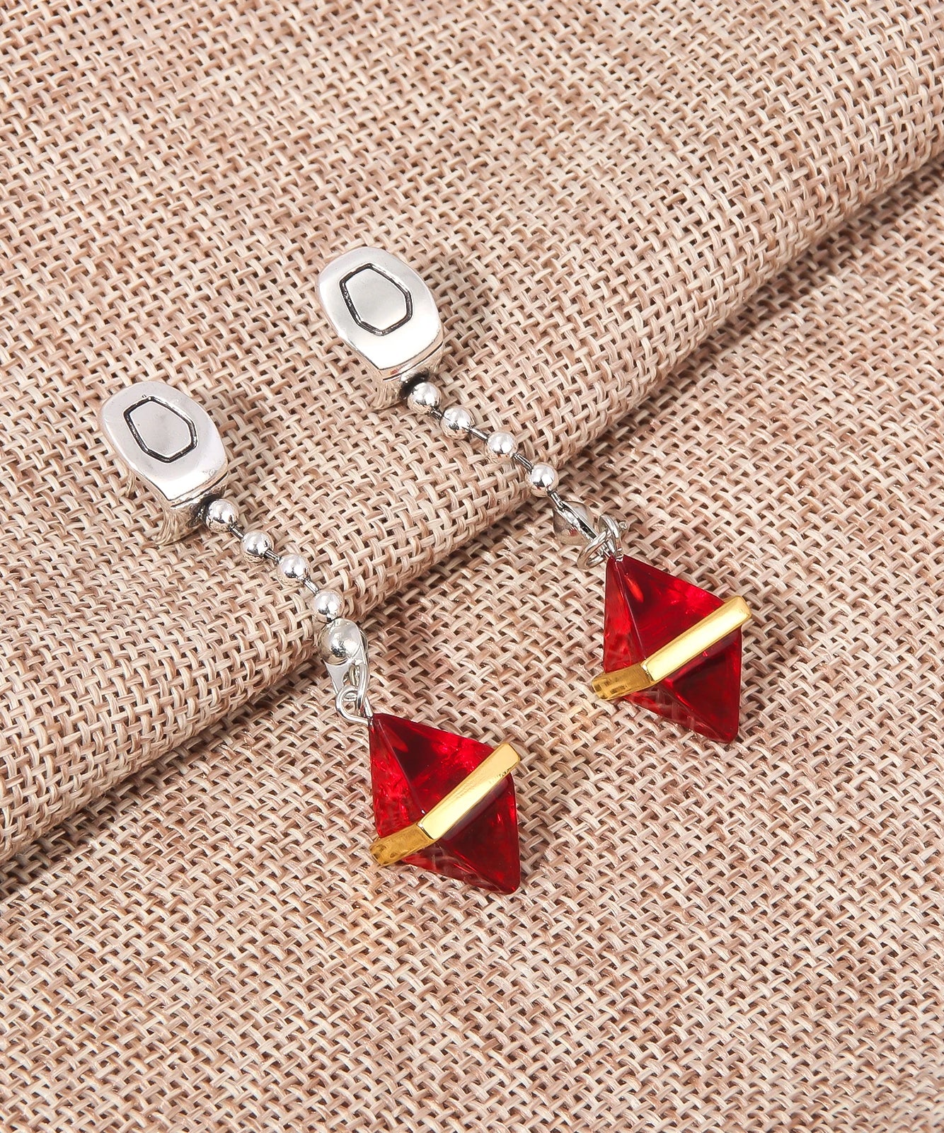 Kurapika Cosplay Ear Clip No Piercing Eardrop Anime Hunter x Hunter Drop Earrings for Women Men Jewelry Gift