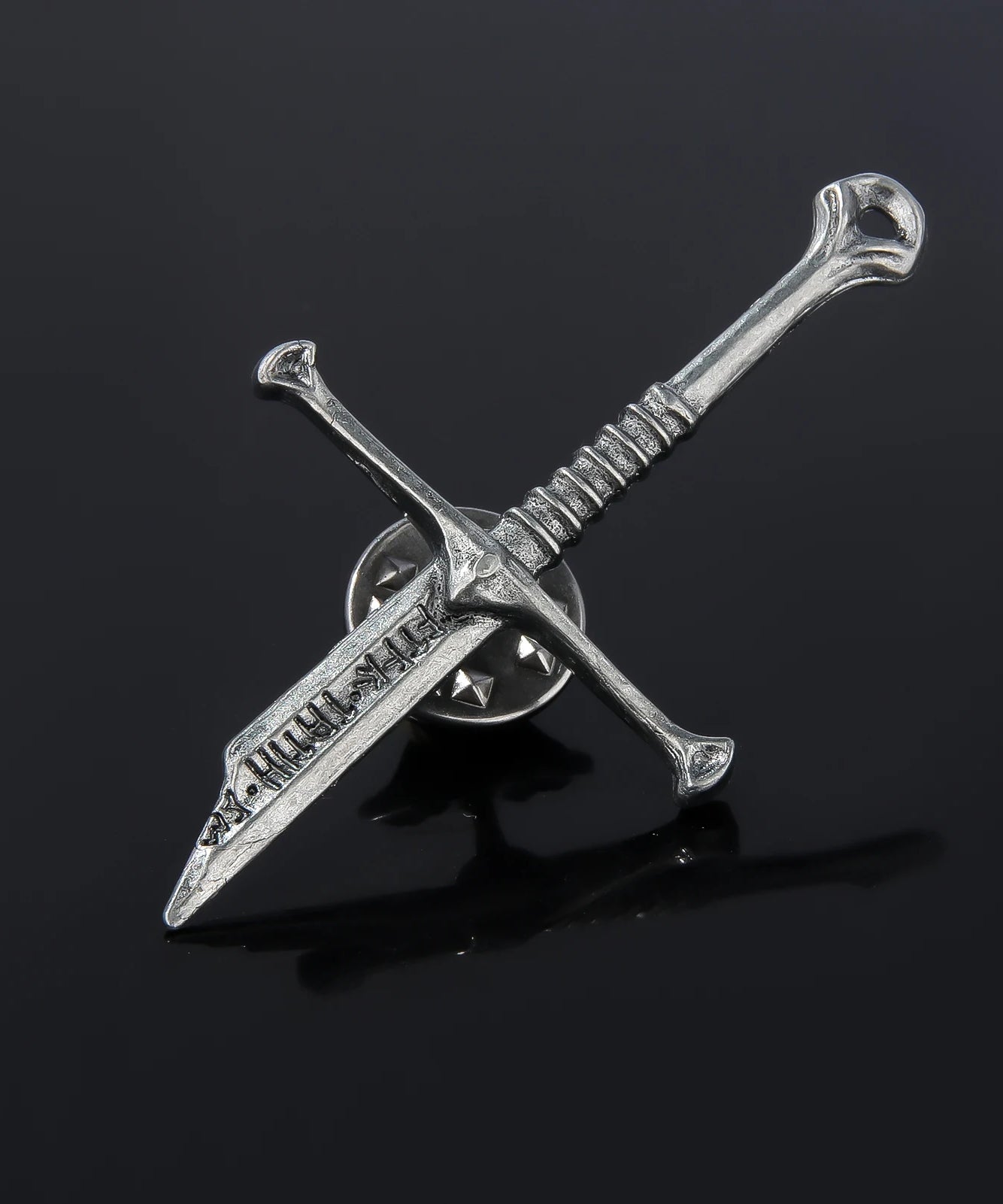 Lord of the Narsil Broken Sword Pins Brooch Movie Aragorn Sword Metal Badge Brooch for Women Men Lapel Pin Jewelry