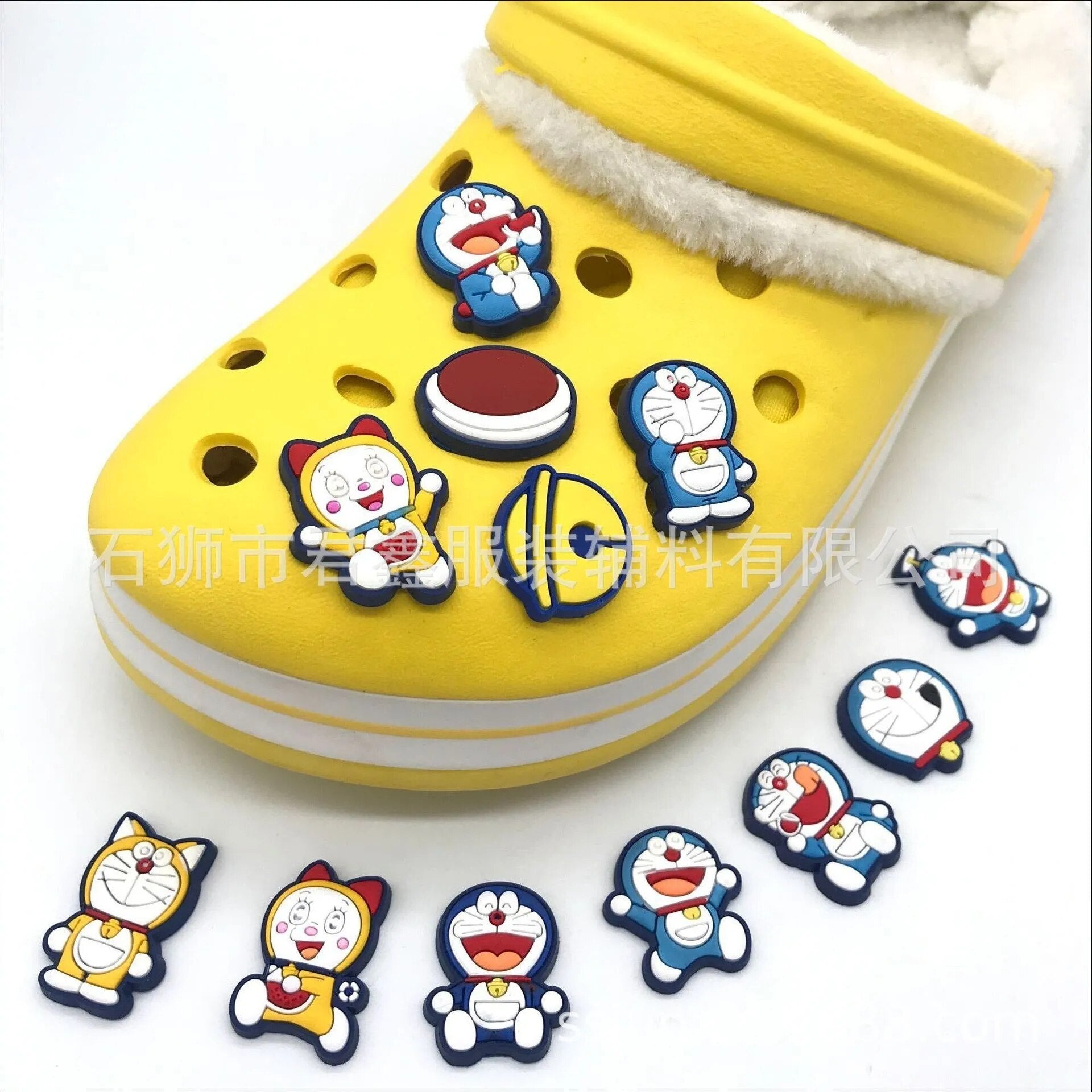 1pcs Single Sale Doraemon Cartoon Shoe Buckle Detachable Sneakers Croc Charms Accessories Decoration