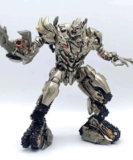 20cm SS13 Decepticons Old Leader Transforming Robot Toy Premium Painted Tank Megatron Action Figure Desktop Ornament Boys Gift