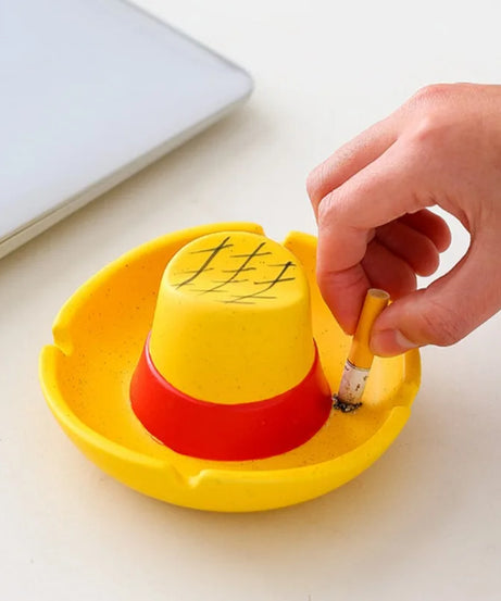 Creative cute One Piece Straw Hat Ceramic Ashtray Office Desktop Home Gaming Ashtray Personalized Gift for Boyfriend Decoratives