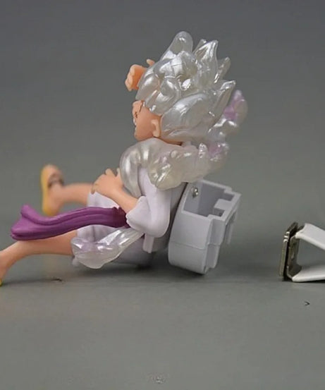 One Piece Car Air Outlet Perfume Clip Model Ornaments Luffy Captain Zoro Action Figures Auto Air Conditioning Port Decor