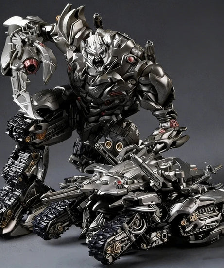 20cm SS13 Decepticons Old Leader Transforming Robot Toy Premium Painted Tank Megatron Action Figure Desktop Ornament Boys Gift