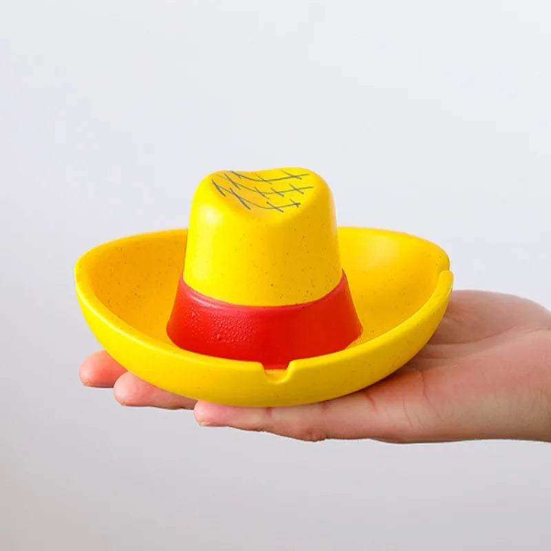 Creative cute One Piece Straw Hat Ceramic Ashtray Office Desktop Home Gaming Ashtray Personalized Gift for Boyfriend Decoratives
