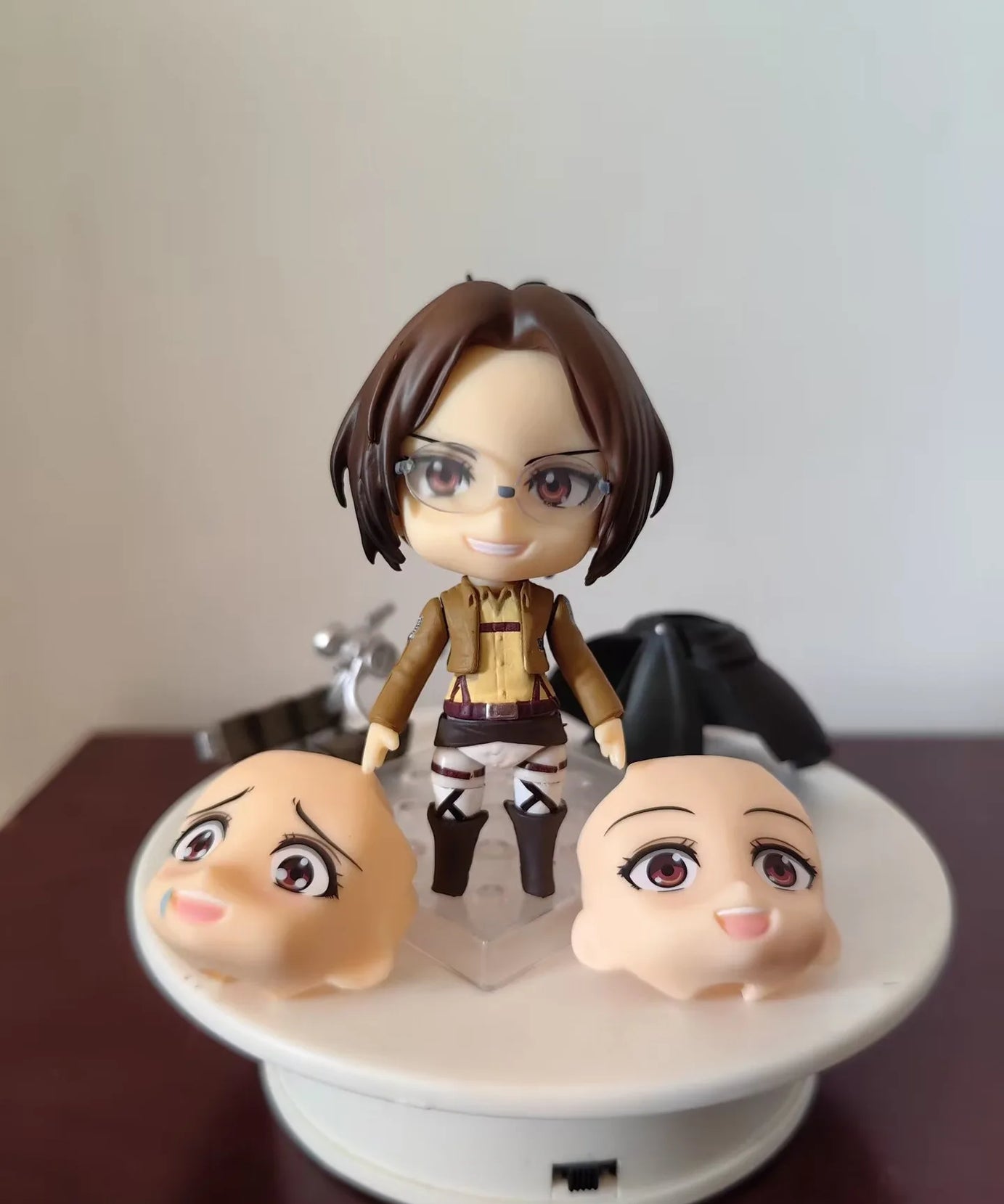 10cm Attack on Titan Erwin Smith Hange Zoe  Anime Action Figure Toys Doll Collection Christmas Gift